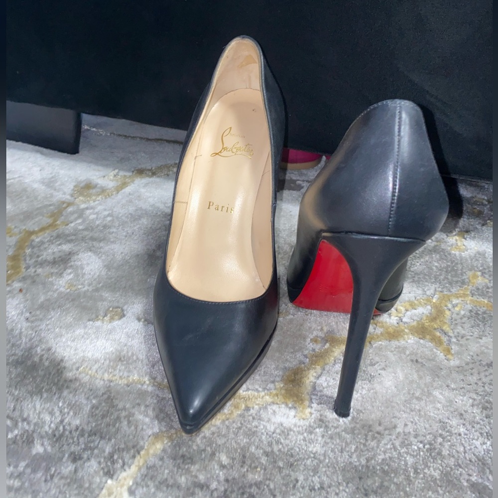 COPY - Christian louboutins black heels